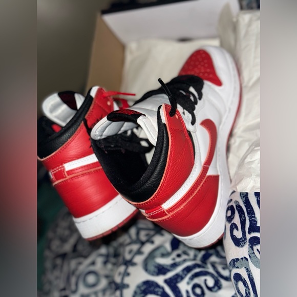 Carmine 1s HIGH - Picture 4 of 4